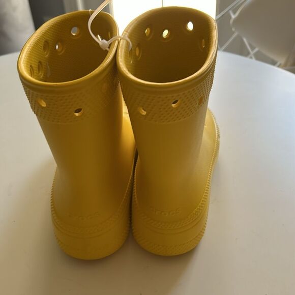SOLD Crocs Unisex-Adult Classic Boot Rain, Sunflower, size women’s 10,… - Picture 6 of 12